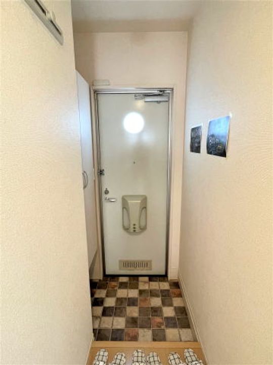 和歌山県和歌山市布引(アパート)の賃貸物件の玄関