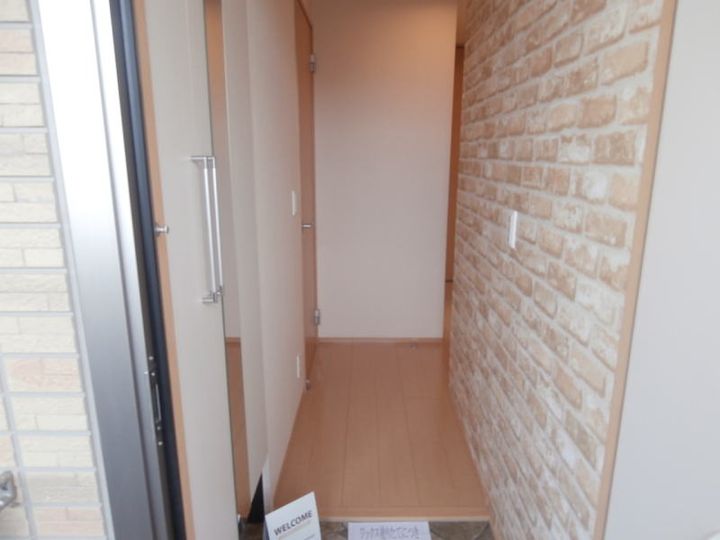 D-roomねごろの玄関