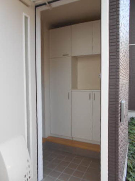 和歌山県和歌山市西浜1丁目(アパート)の賃貸物件の玄関