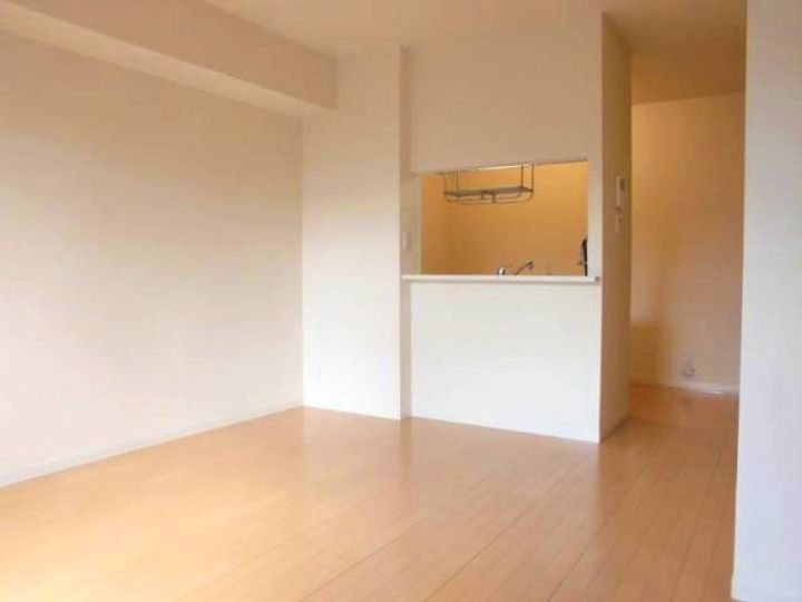 和歌山県和歌山市西浜1丁目(アパート)の賃貸物件の居間