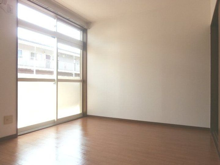 和歌山県和歌山市吉礼(アパート)の賃貸物件の居間