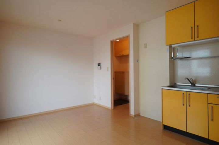 和歌山県和歌山市餌差町1丁目(アパート)の賃貸物件の居間