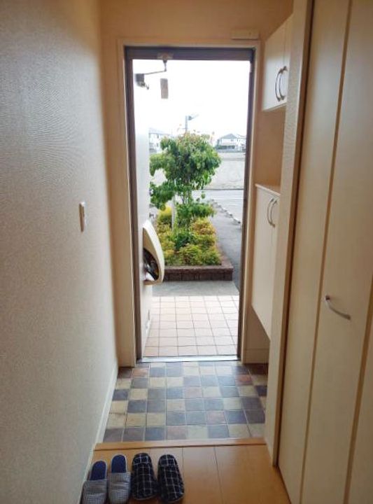 和歌山県和歌山市松島(アパート)の賃貸物件の玄関