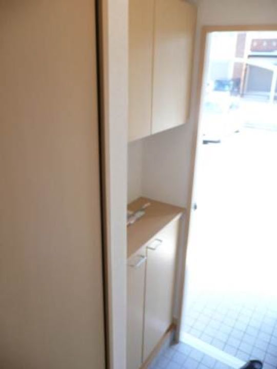 和歌山県和歌山市紀三井寺(アパート)の賃貸物件の玄関