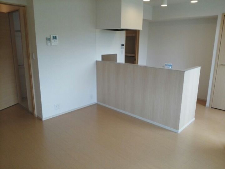 和歌山県有田郡有田川町大字庄(アパート)の賃貸物件の居間