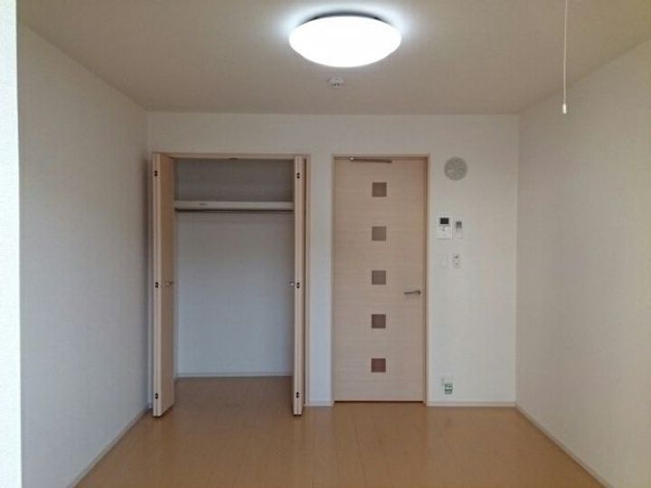 和歌山県海南市名高(アパート)の賃貸物件の居間