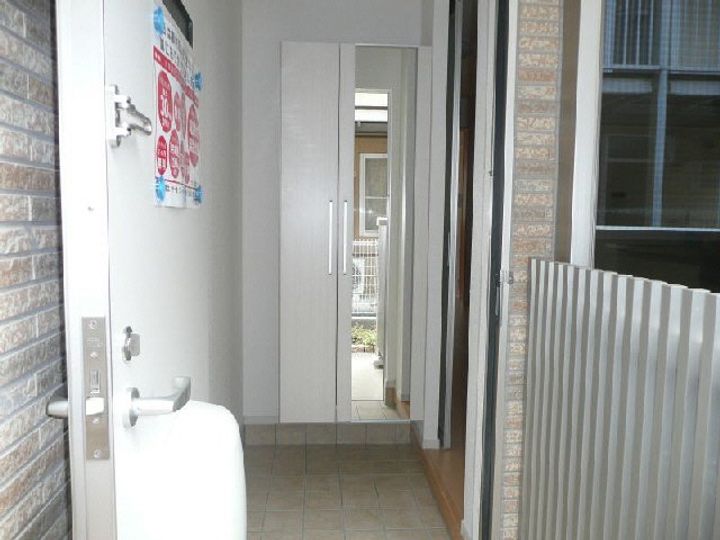 和歌山県和歌山市園部(アパート)の賃貸物件の玄関