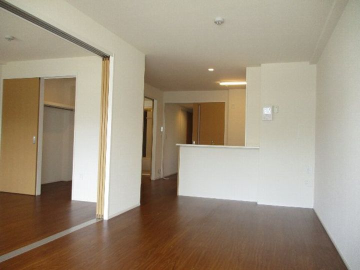 和歌山県岩出市高塚(マンション)の賃貸物件の居間