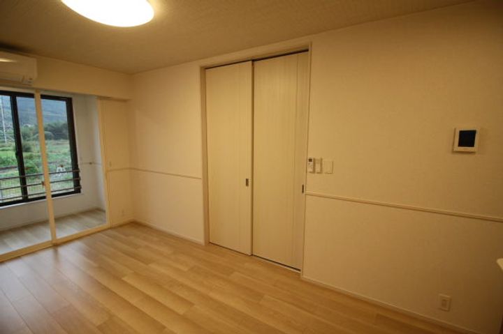 和歌山県岩出市中迫(アパート)の賃貸物件の居間