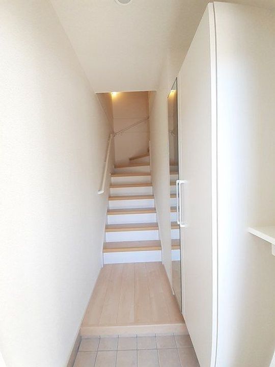 和歌山県海南市重根(アパート)の賃貸物件の玄関