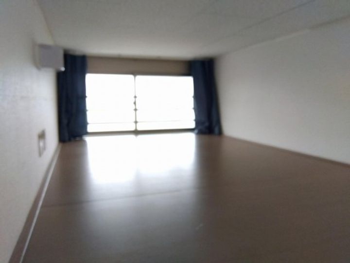 レオパレス志度0102の居間