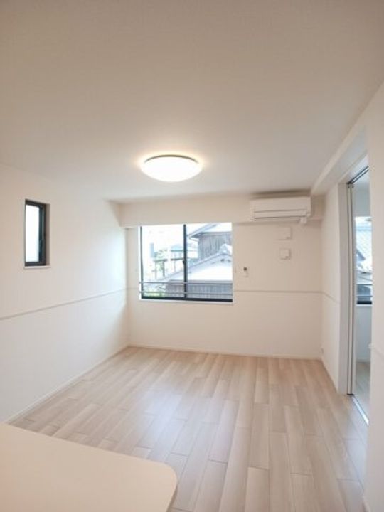 JADA House滝宮A0201の居間