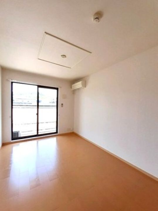 エレガンシア・ブローテⅡ0103の居間