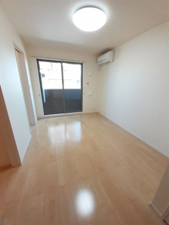 ディア コート 中津0103の居間