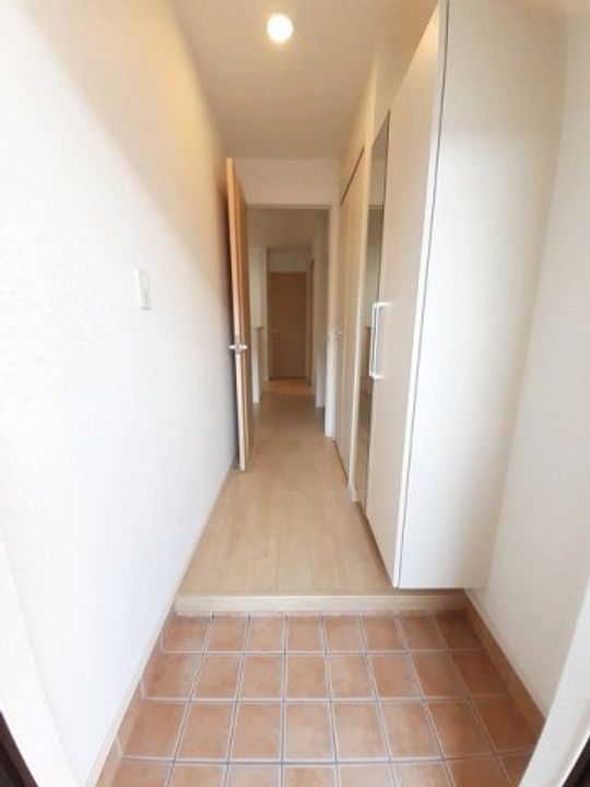ルーベル春日D0102の玄関