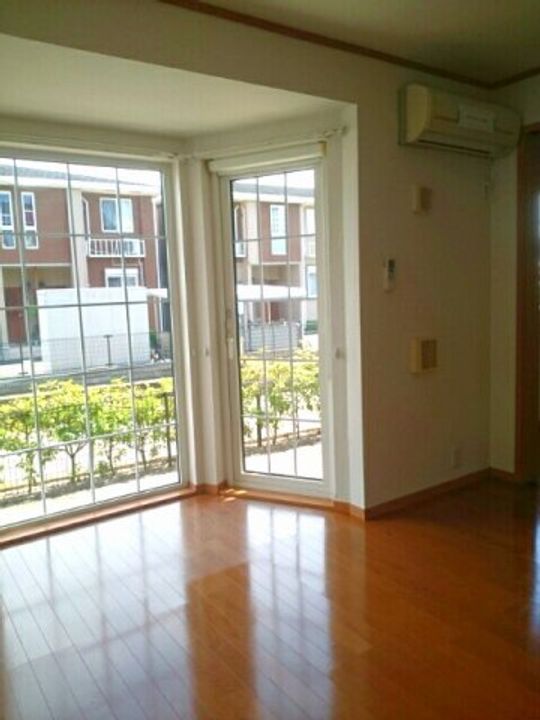 アクティ北鴨 C0102の居間