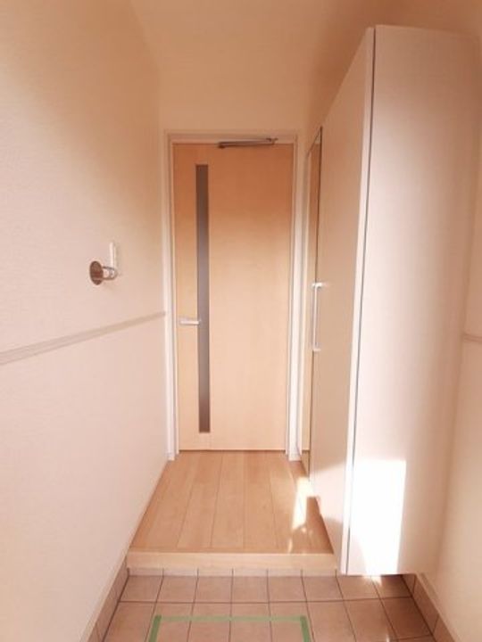 ルーベル金蔵寺ⅡA0101の玄関