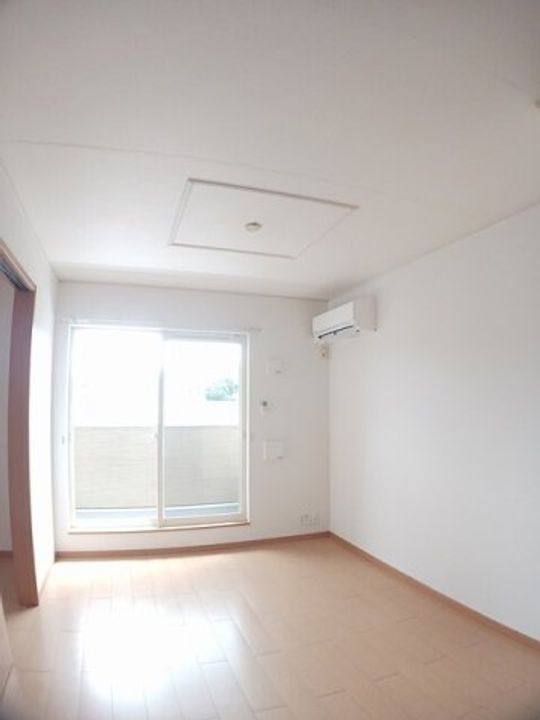 サン リバーD0205の居間