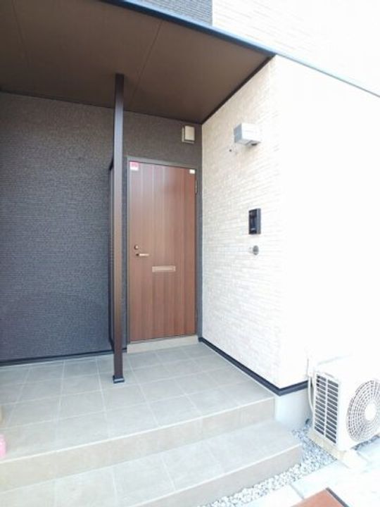 メゾフォルテ松島の玄関