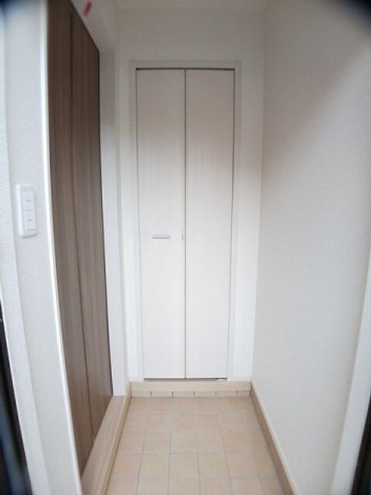 メゾン サンフラワー Aの玄関