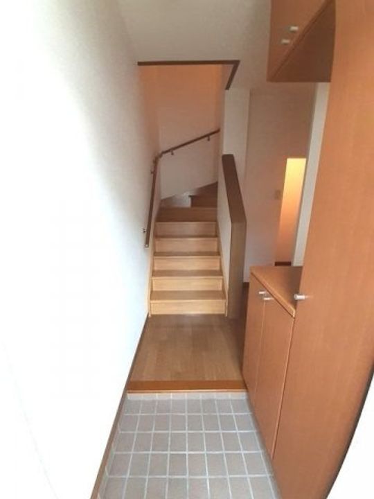 レジデンス・Fの玄関