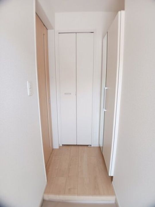 ロッソ・カロータCの玄関