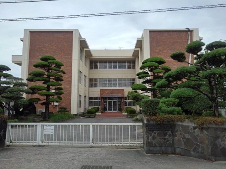 サン・フィールドA0103の周辺