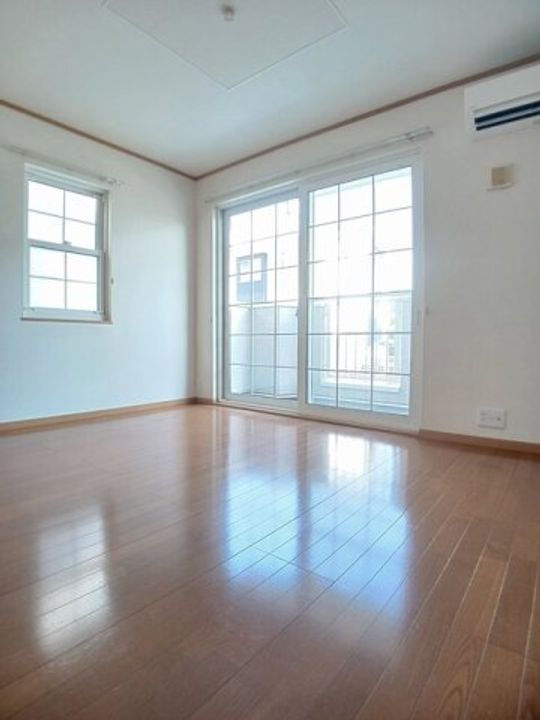 サン・フィールドA0103の居間