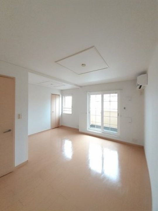 プリートアルバⅡ0203の居間