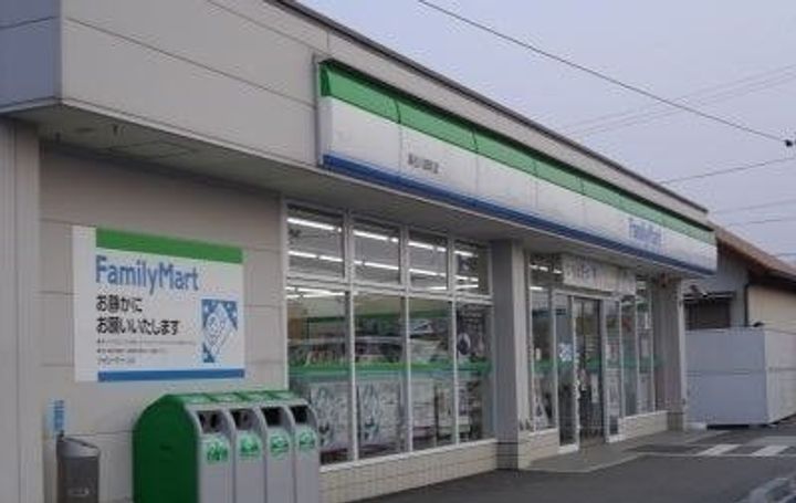 ブルースカイB0102の周辺