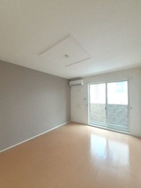 ブルースカイB0102の居間