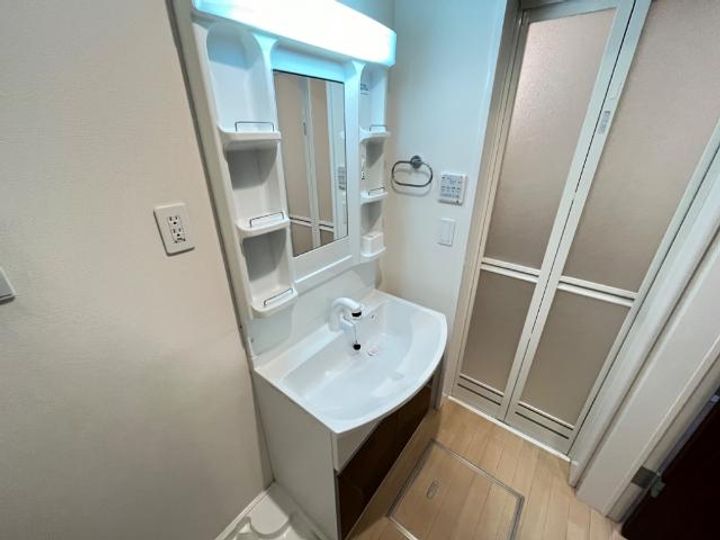 クレア・ド・ルーンのその他画像