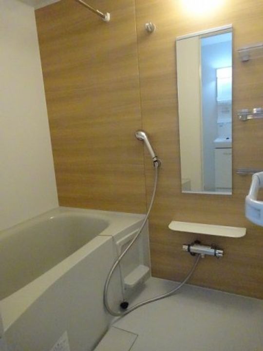 ロータス南島田Eの風呂