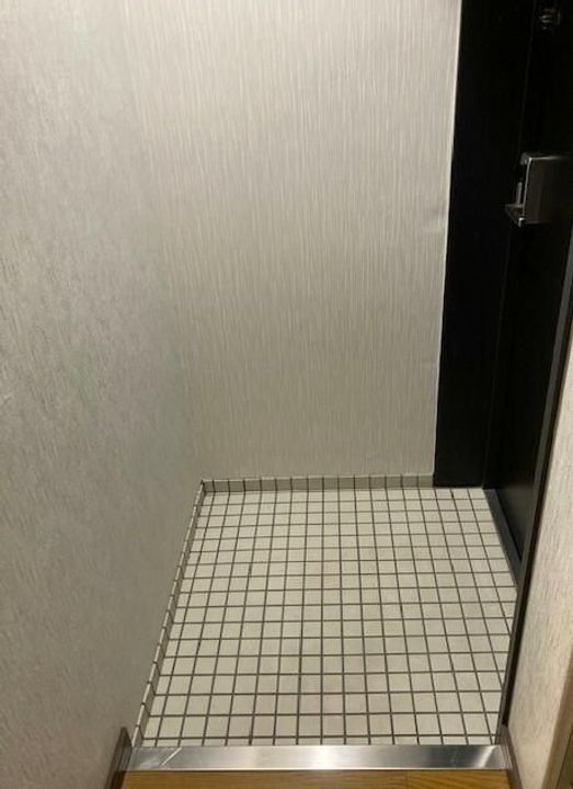 西本番町マンションの玄関