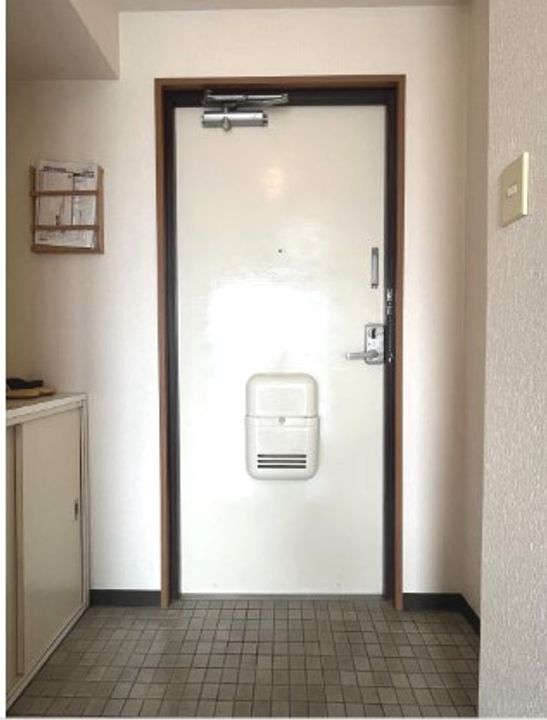 クレール大門川406の玄関