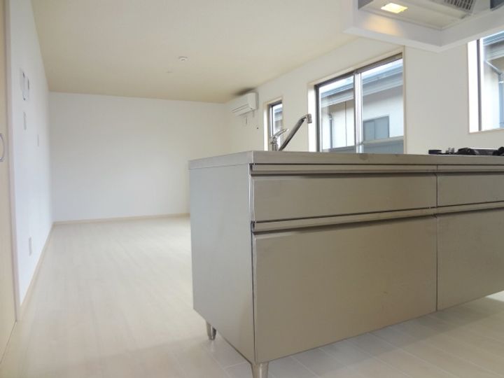 G-ROSSO(ジーロッソ)B103号室の居間