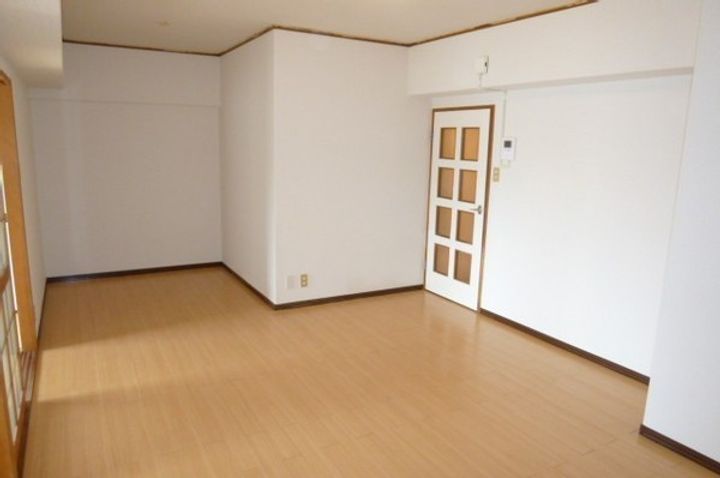 ライトハウス103号の居間