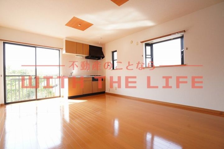 ハミングハイツ202号の居間