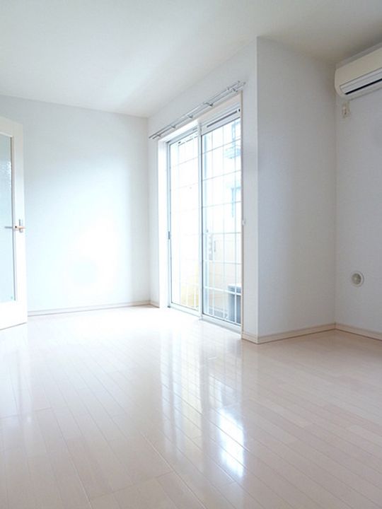 リブレア久留米大学駅前A101号の居間