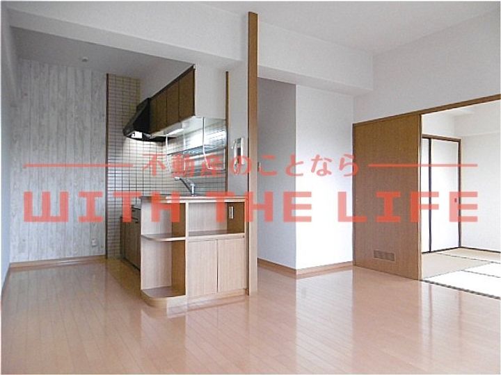 アルカディアロイヤル602号の居間