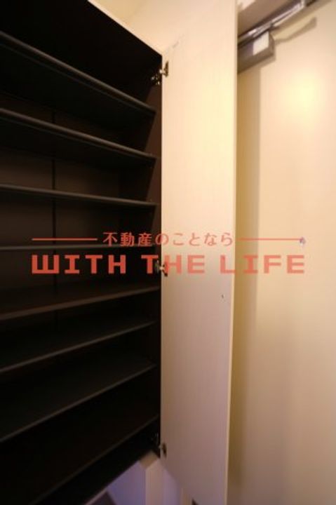 ルピナ梅満205号の玄関