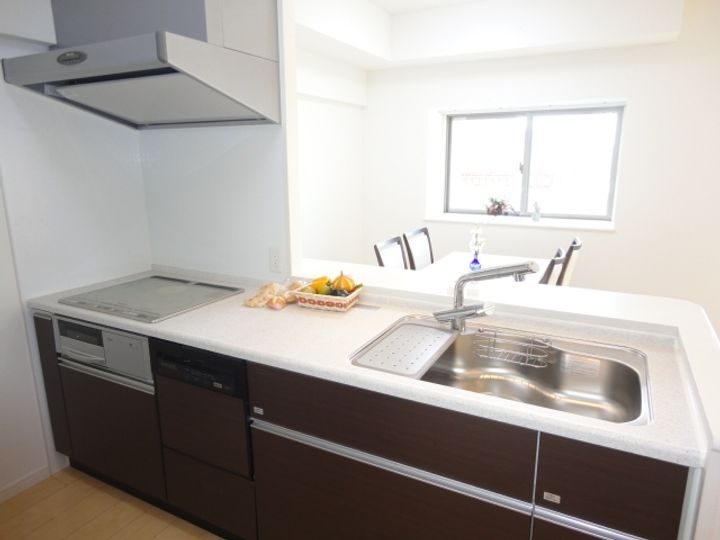 プレミアムステージ久留米中央公園1303号のキッチン