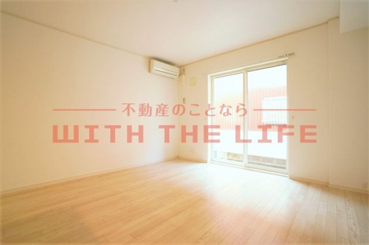 アセット107号の居間