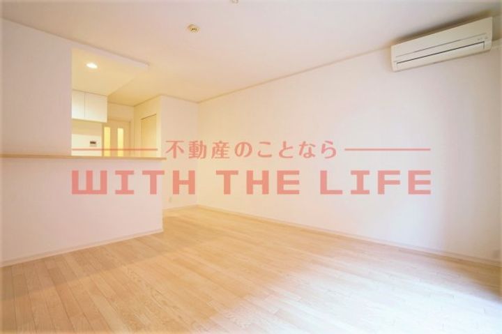 アセット107号の居間