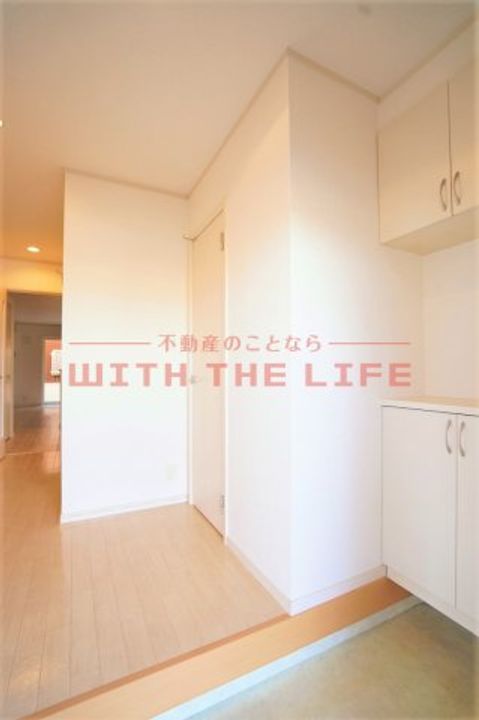 アセット107号の玄関