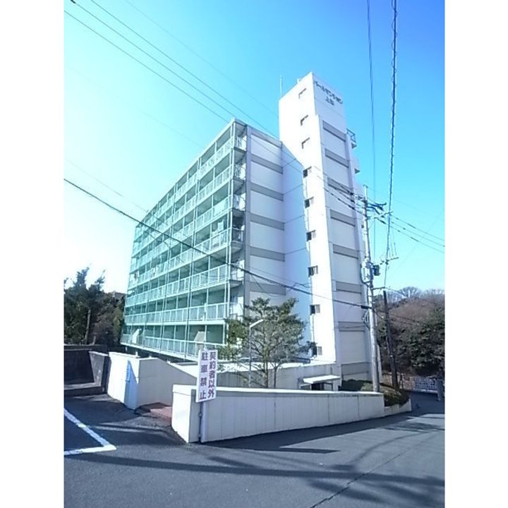 パールマンション上津203号の外観