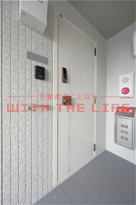 D-roomNEXT諏訪野201号の玄関