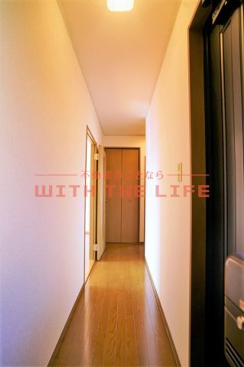 セジュールクレストB103号の玄関