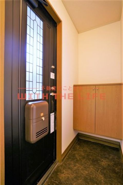 セジュールクレストB103号の玄関