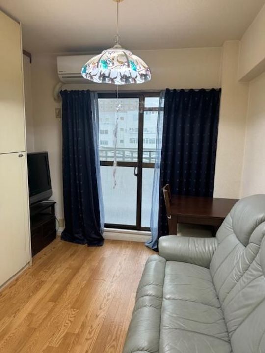 新生マンション天神403号の居間